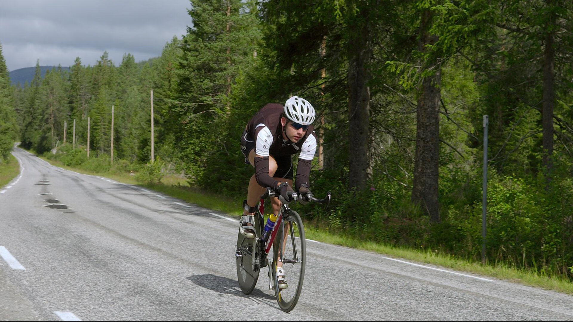 足球青训比赛在多地举行 吸引关注
